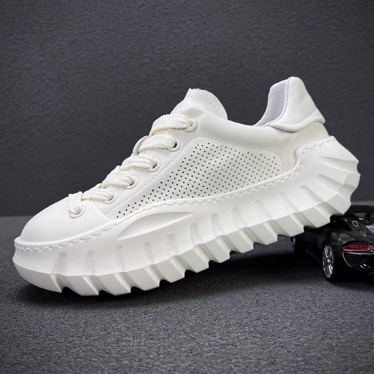 Vyriski bateliai su storesne padu aukščio didinimui, sportiškai kasdieniai, raišteliai, žemas viršus, viršutinė dalis iš pirmojo sluoksnio karvės odos, guma putų padas, vidpadis iš kiaulių odos