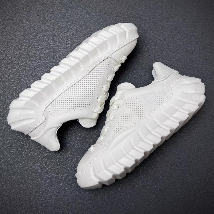 Vyriski bateliai su storesne padu aukščio didinimui, sportiškai kasdieniai, raišteliai, žemas viršus, viršutinė dalis iš pirmojo sluoksnio karvės odos, guma putų padas, vidpadis iš kiaulių odos