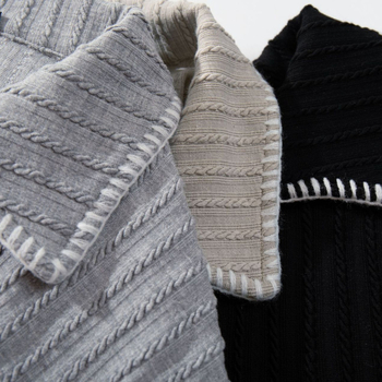 Jakoo polo πουκάμισο με μακριά μανίκια, άνετη γραμμή, ριγέ τζακάρντ, λεπτομέρεια κολλάζ, ύφασμα από βαμβακόμιγμα