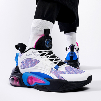 Krepšinio bateliai žemo profilio – universalūs, priešslidimas, atsparūs dėvėjimui, amortizacijos gelio technologija, viršus tinklinis audinys, padas guma-EVA-PLC