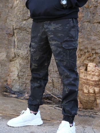 Unisex lauko kamufliažinės kelnės, poliesterio–medvilnės audinys, kamufliacinis raštas, tinka vasarai, pavasariui ir rudeniui, sporto stilius