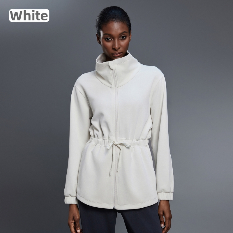 Moteriška sportinė vidutinio ilgio striukė su stoviu kaklu ir juosmens raišteliu, be pamušalo, rudens sezonui