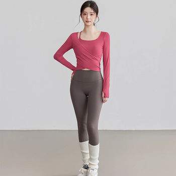 Ženski yoga top s ugrađenom podstavom za grudnjak, uski kroj, dugi rukav, duljina do struka, materijal: najlon 76% + spandeks 24%, za Pilates i fitness