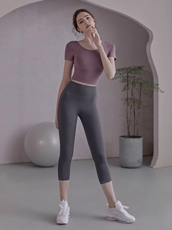 Ženski ljetni fitness set — top s kratkim rukavima i hlače za jogu, brzo sušenje, poliester/spandeks smjesa 93,3%/6,7%, za trčanje, pilates i trening