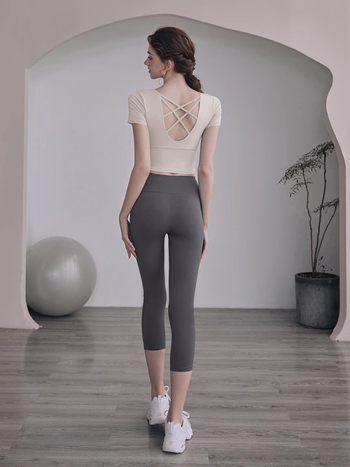 Ženski ljetni fitness set — top s kratkim rukavima i hlače za jogu, brzo sušenje, poliester/spandeks smjesa 93,3%/6,7%, za trčanje, pilates i trening