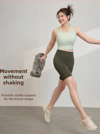 Plus dydžio moterų sportinių liemenėlė ir šortų komplektas (be rankovių; medžiaga: nailonas/spandeksas 78/22; įdėta krūties pagalvėlė)