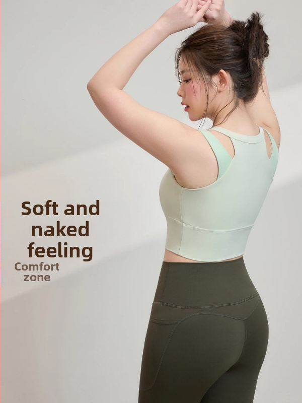 Plus dydžio moterų sportinių liemenėlė ir šortų komplektas (be rankovių; medžiaga: nailonas/spandeksas 78/22; įdėta krūties pagalvėlė)