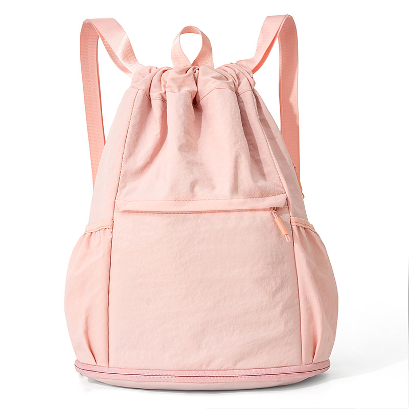 Spordiseljakott, unisex, polüester, veekindel ja kulumiskindel, kõverad õlarihmad, sobib korvpallile, jalgpallile, tennisile ja badmintonile