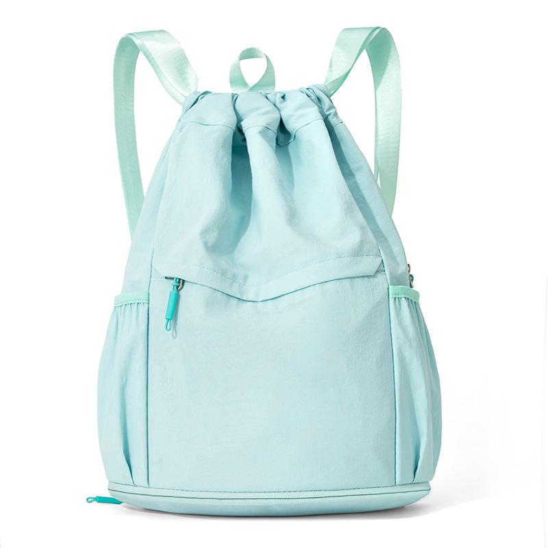 Spordiseljakott, unisex, polüester, veekindel ja kulumiskindel, kõverad õlarihmad, sobib korvpallile, jalgpallile, tennisile ja badmintonile