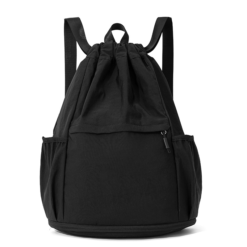 Spordiseljakott, unisex, polüester, veekindel ja kulumiskindel, kõverad õlarihmad, sobib korvpallile, jalgpallile, tennisile ja badmintonile