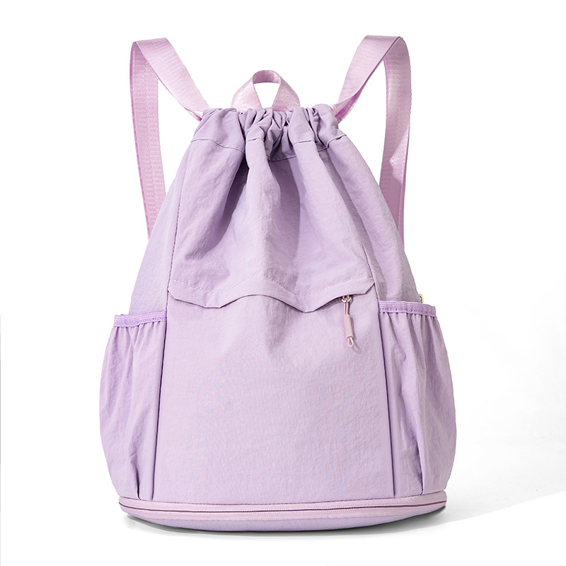 Spordiseljakott, unisex, polüester, veekindel ja kulumiskindel, kõverad õlarihmad, sobib korvpallile, jalgpallile, tennisile ja badmintonile