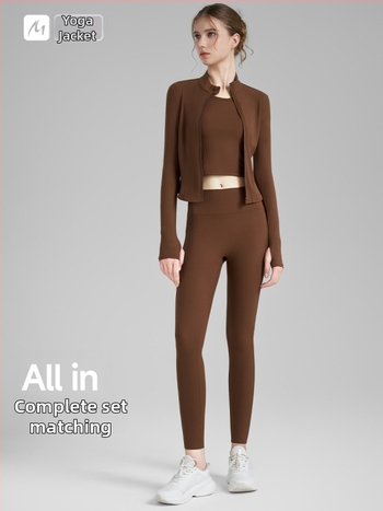 Moterų jogos švarkas su ilgomis rankovėmis, klubų ilgio, poliamido-spandekso audinys, sudėtis 75% nailonas, 25% spandeksas, didelis elastingumas