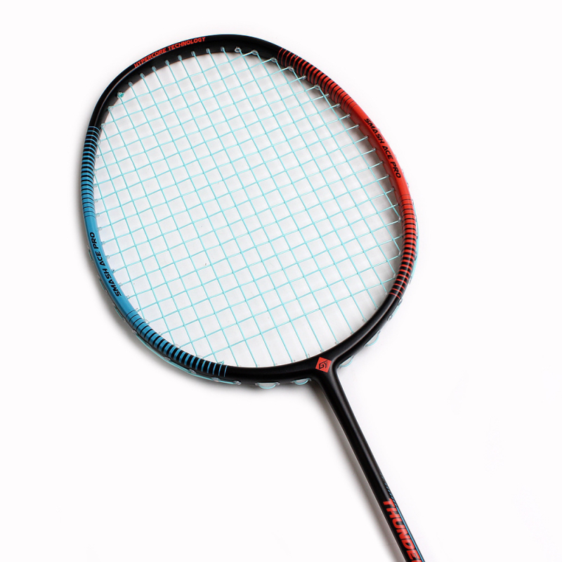 Guangyu badminton rakete ar oglekļa šķiedras rāmi, svars 75–79 g, rokturis G5, taisnais sitiens, amatieriem jaunajiem spēlētājiem