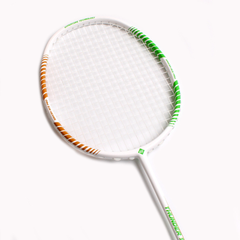 Guangyu badminton rakete ar oglekļa šķiedras rāmi, svars 75–79 g, rokturis G5, taisnais sitiens, amatieriem jaunajiem spēlētājiem