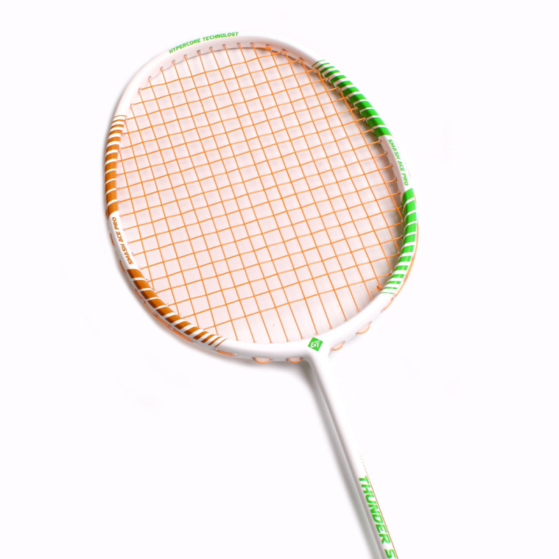 Guangyu badminton rakete ar oglekļa šķiedras rāmi, svars 75–79 g, rokturis G5, taisnais sitiens, amatieriem jaunajiem spēlētājiem