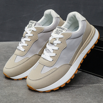 Vyriški batai su storu padu, viršutinis: oda + tinklas, nosies forma: apvali, kulno aukštis: vidutinis 3–5 cm, užsegimas raišteliais, blauzdos aukštis: vidutinis 3–7 cm