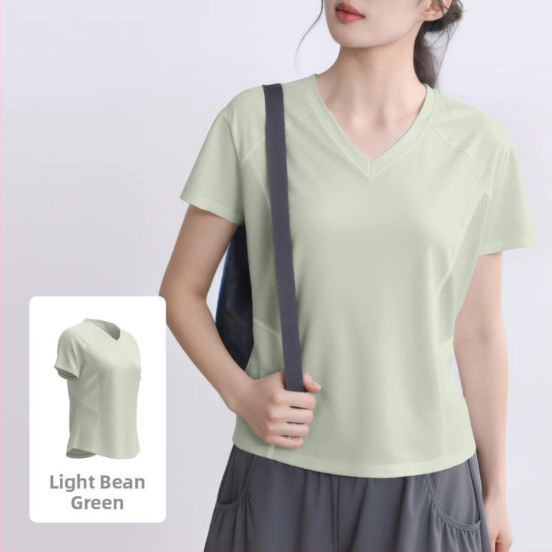 Kvėpuojantis atgalinės tinklinės konstrukcijos sportinis marškinėliai bėgimui ir jogai; laisvas kirpimas; audinys: poliesteris + spandeksas; sudėtis 88% poliesteris, 12% spandeksas; rankovės ilgis 25–29 cm; ilgis 55–65 cm