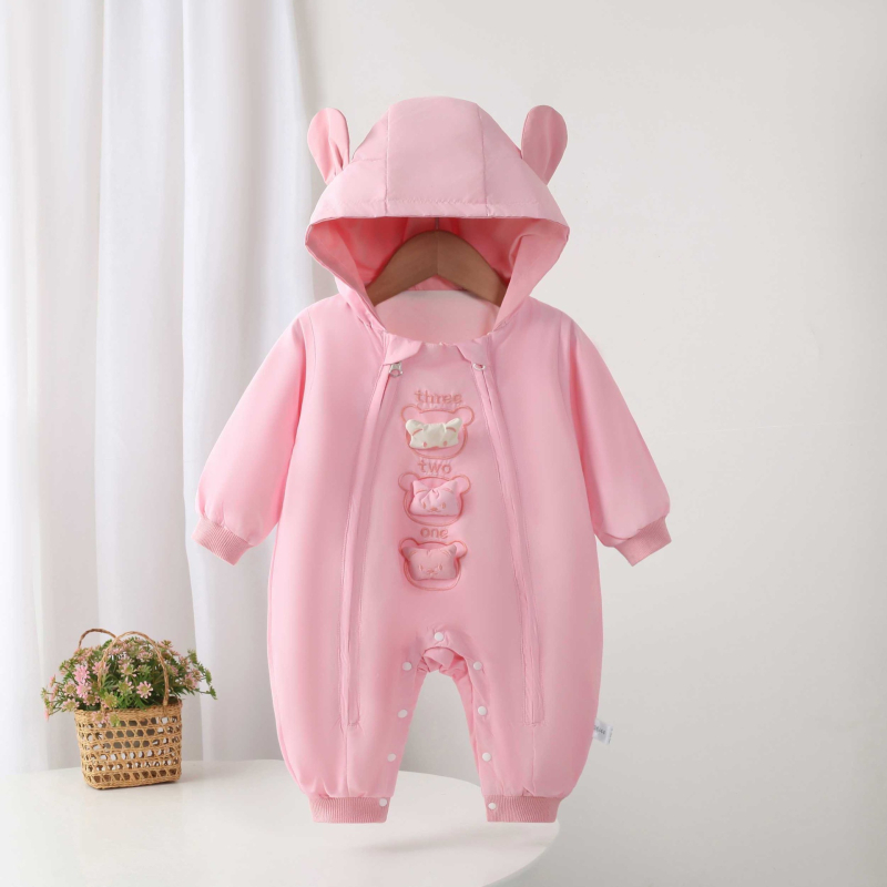 Бебешки гащеризон за лазане – качулка, дълъг ръкав, цип; принт мечка; външен 100% полиестер, вътрешен 100% памук; подходящ за пролет и есен