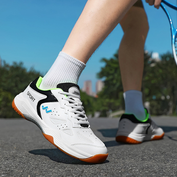 Unutarnje tenisice za tenis, prozračna mrežasta podstava, gornji dio od sintetičke kože + pletene, gumena potplat, nizak kroj, vezice, model M985