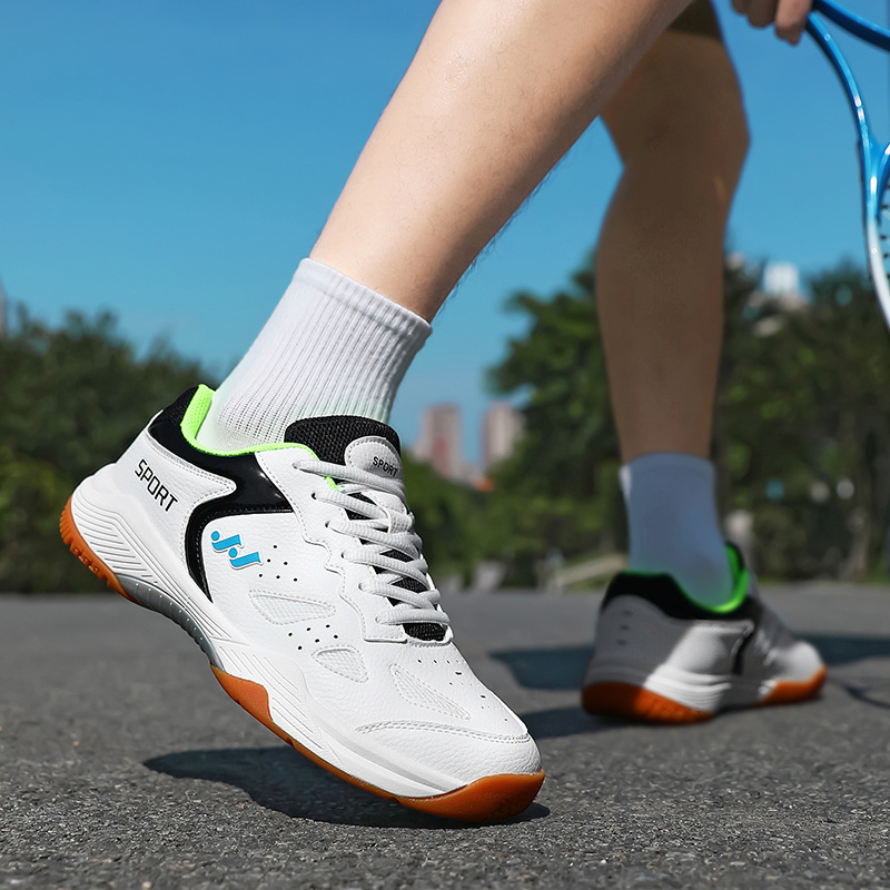 Unutarnje tenisice za tenis, prozračna mrežasta podstava, gornji dio od sintetičke kože + pletene, gumena potplat, nizak kroj, vezice, model M985