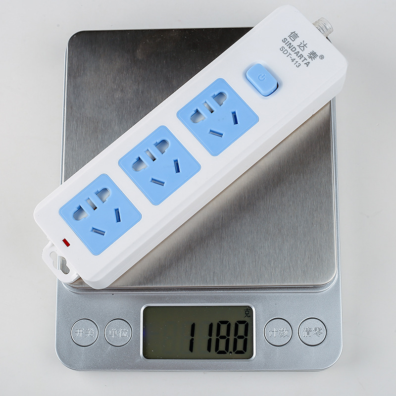 Be kabelio plėtinys su 3 lizdais ir jungikliu, su fiksuotu kabliu, biurui