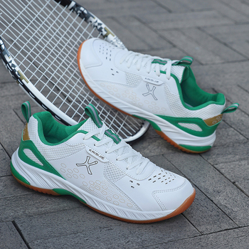 Badmintono batai – priešslydimo, kvėpuojantys, atsparūs dilimui, žemas aukštis, guminė danga