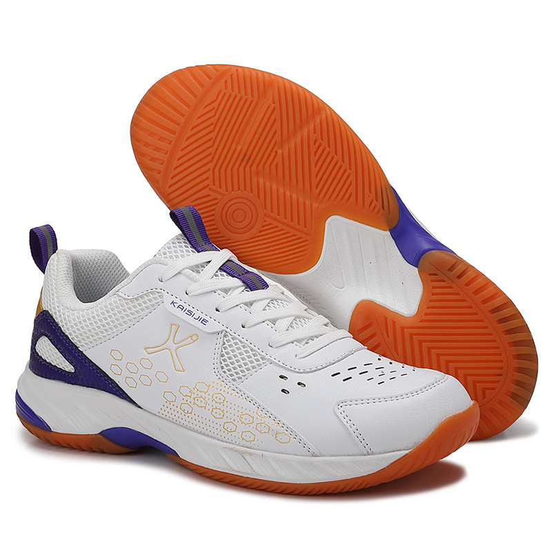 Badmintono batai – priešslydimo, kvėpuojantys, atsparūs dilimui, žemas aukštis, guminė danga