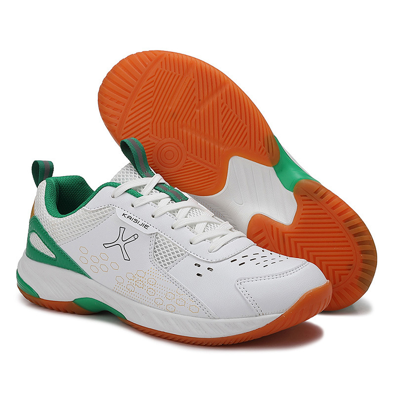 Badmintono batai – priešslydimo, kvėpuojantys, atsparūs dilimui, žemas aukštis, guminė danga