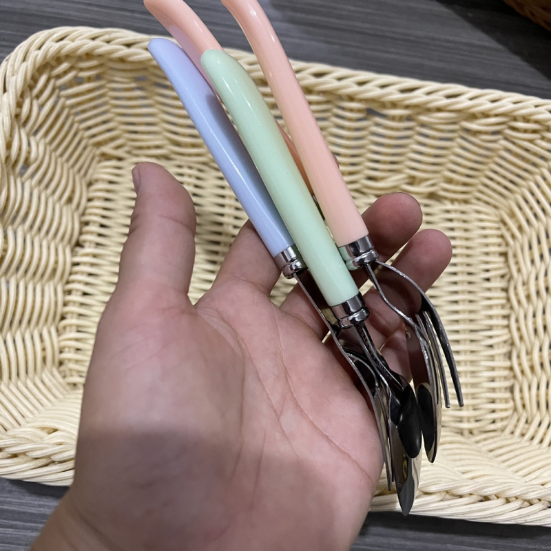 Dječji metalni set žlice i vilice - bez logotipa - pogodan za djecu - izlazi u proljeće 2013