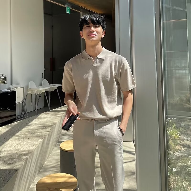 Πόλο πουκάμισο – Κορεάτικο στυλ, κοντό μανίκι, άνετη γραμμή, λεπτό ύφασμα