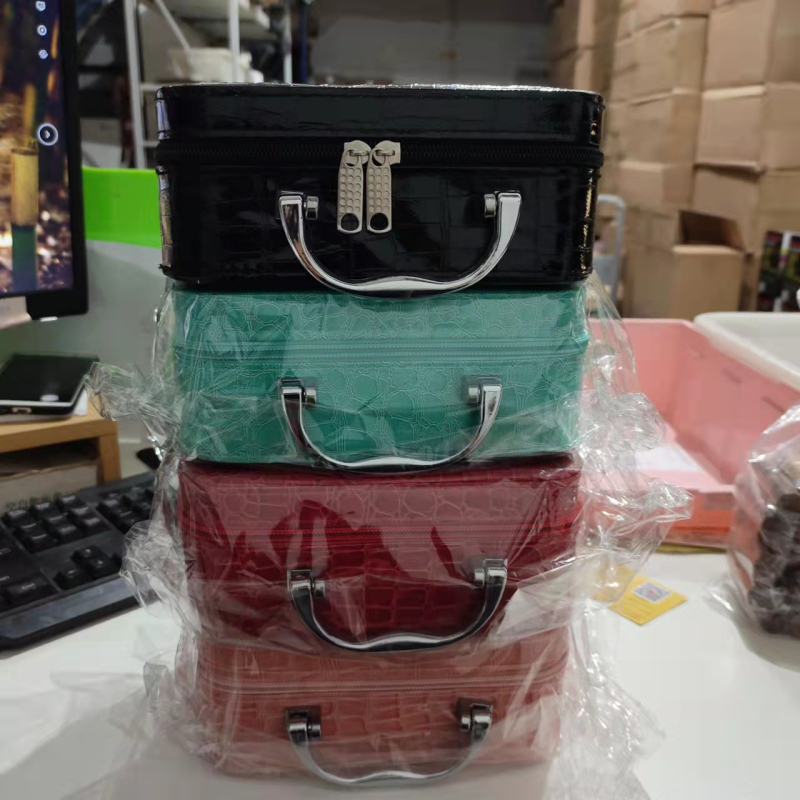 Wangpin adatų ir siuvimo dėžutė – nešiojama, 80 vnt komplektas, retro Pietryčių Azijos stilius