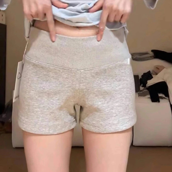 Sivi ženski casual sports šorc, ljeto 2025, novi model, ravni kroj, vizualni efekt vitkosti