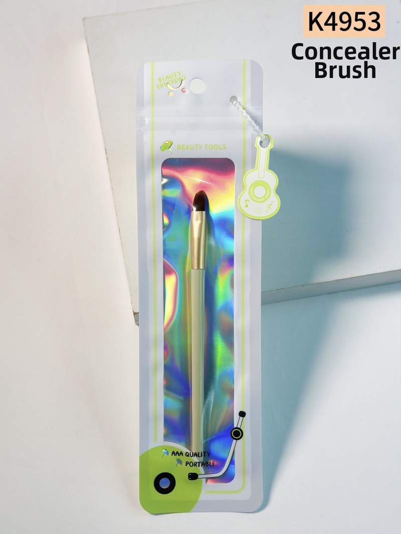 Keqi korektoriaus šepetėlių rinkinys — nešiojamas, sintetiniai pluoštai, medinė rankena, nešiojimo krepšys