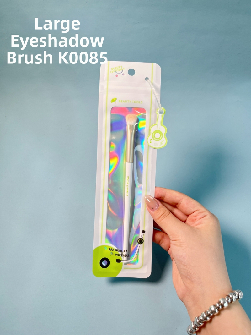 Keqi korektoriaus šepetėlių rinkinys — nešiojamas, sintetiniai pluoštai, medinė rankena, nešiojimo krepšys