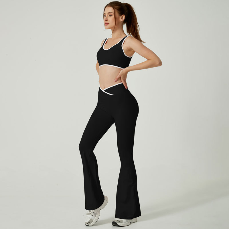 Jooga riietuse komplekt: kõrge vöökohaga legginid risttükk-dizainiga; seljatoega sporttop diamentne kaelusega; ilma varrukateta, vööjoone pikkus; materjal: nailon/spandeks.