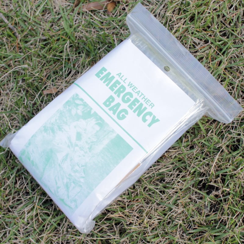 Avarinis miego maišelis su PET aliuminio plėvele, vokų tipo konstrukcija, suaugusiems, svoris 80, licencijuojama privata etiketė