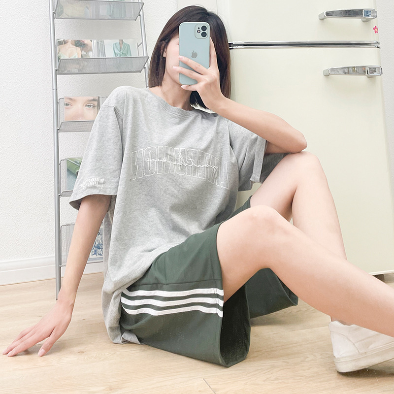 Ženski ljetni šortsi s visokim strukom i bočnim prugama, sportski stil, ravni kroj