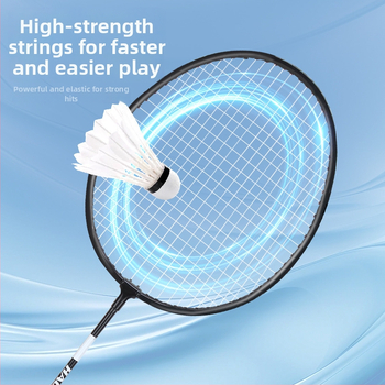 Dviejų raketų badminton komplektas su medvilnine rankena, plieno lydinio rėmas, nailono stygos, svoris 95–100 g, tiesi raketė