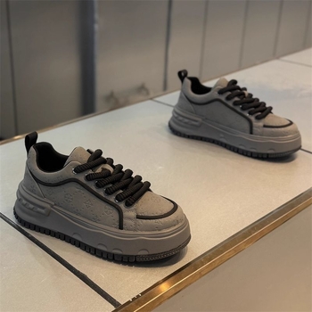 Férfi gördeszka cipő - kerek orr, PU felsőrész, PVC talp, fűzős záródás, középmagas