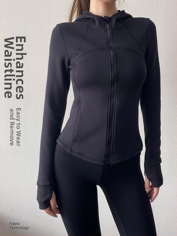 Moteriška kapuciuota sportinė striukė rudenį — ilgomis rankovėmis, 50% medvilnė