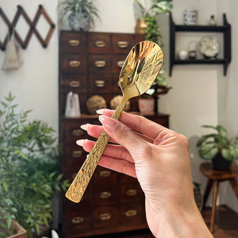 Οβάλ κουτάλι σούπας από ανοξείδωτο χάλυβα 304, με χτυπητό μοτίβο, τετράγωνη λαβή, παχυσμένο, φινίρισμα καθρέφτης, μινιμαλιστικό στυλ