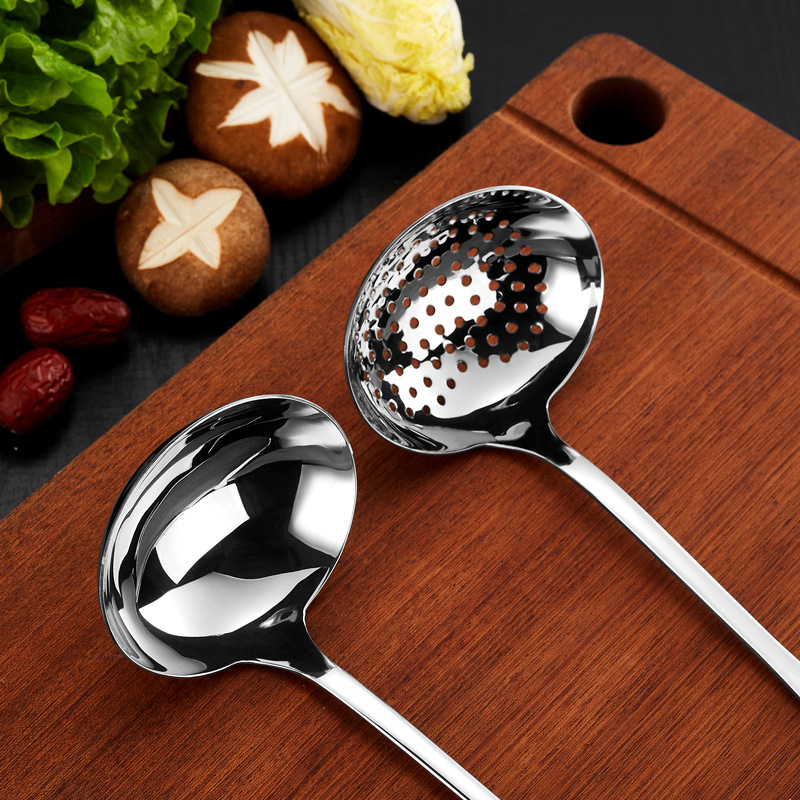 316 nerūdijančio plieno sriubos šaukštas su sieteliu, ilgai rankena – virtuvei, aukštos temperatūros atsparumas, nudegimų apsauga