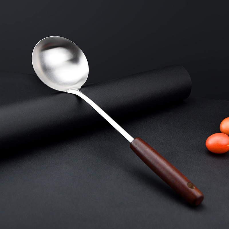 Nerūdijančio plieno spatulių rinkinys su medine rankena — aukštos temperatūros virtuvės įrankiai nelipnioms keptuvėms