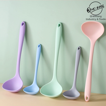 Silikoninis virtuvinis šaukštas gaminimui, atsparus temperatūrai, nelimpa, neslidus, rankena iš silikono
