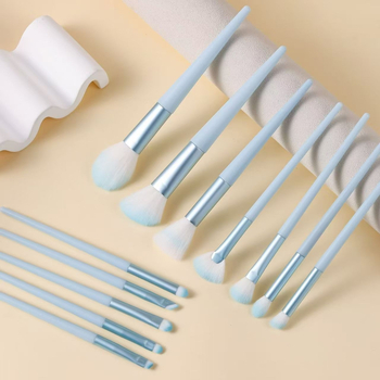 12 dalių makiažo šepetėlių rinkinys su sintetinių plaukų šereliais, įskaitant akių šešėlių šepetėlį, akių kontūro šepetėlį, lūpų šepetėlį, detalės šepetėlį ir nosies šešėlių šepetėlį, ilgais plastikiniais kotais