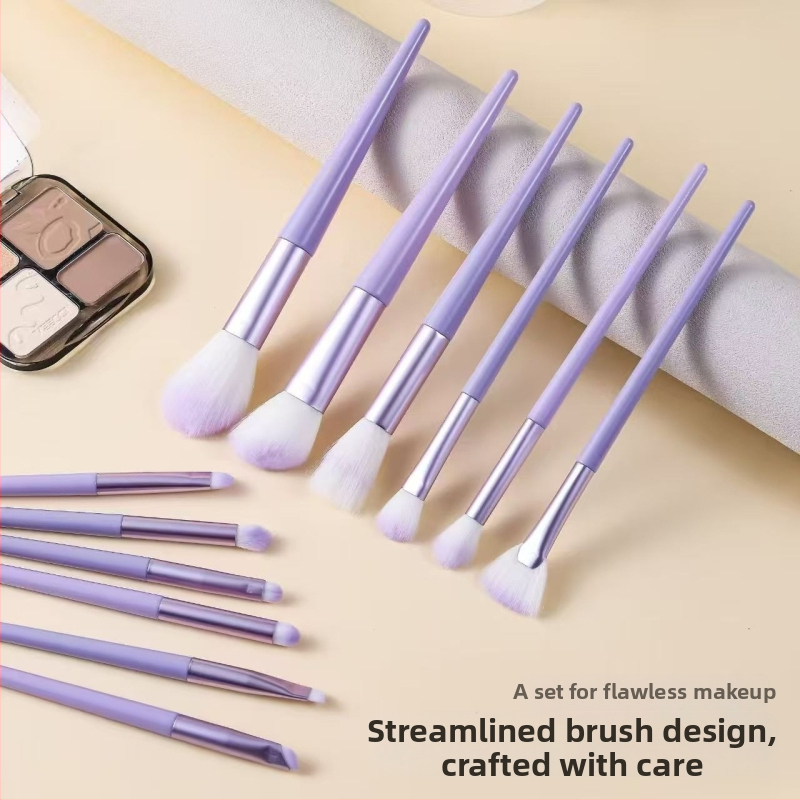 12 dalių makiažo šepetėlių rinkinys su sintetinių plaukų šereliais, įskaitant akių šešėlių šepetėlį, akių kontūro šepetėlį, lūpų šepetėlį, detalės šepetėlį ir nosies šešėlių šepetėlį, ilgais plastikiniais kotais