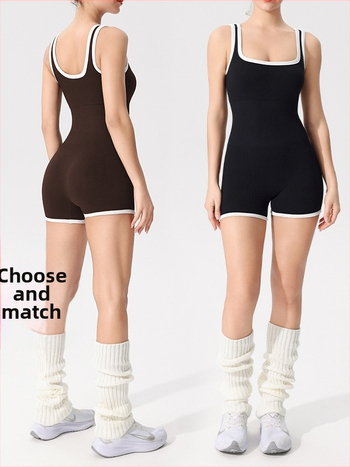 Moteriškas vienos dalių jogos kostiumėlis su krūtinės pagalvėlėmis, drėgmę šalinantis audinys, sudėtis 90% nailonas, 10% spandeksas, skirtas oro jogai