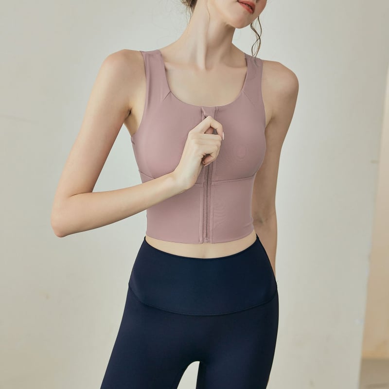 Sieviešu sporta krūšturis ar priekšējo rāvējslēdzēju — augsta atbalsta, triecienizturīgs, 3/4 krūšu kauss ar vidēju formu, fiksētas dubultās siksnas, materiāls neilons-spandekss