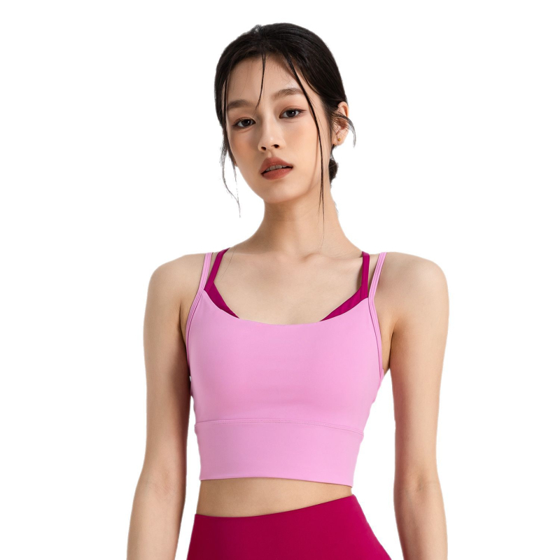 Viengabala sieviešu sporta krūšturis ar fiksētām dubultajām plecu siksnām, 3/4 kauss, veidots kauss ar plānu augšu un biezāku apakšu, materiāls neilons/spandekss 75/25, odere spandekss 25%.