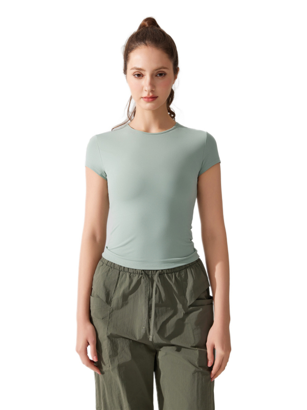 Joga marškinėliai su trumpomis rankovėmis, kvėpuojantis ir greitai džiūstantis audinys Cloud Sense Pro, sudėtis 87,9% nailonas ir 12,1% spandeksas, liesas kirpimas